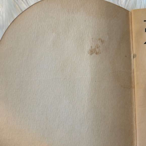 Colorful Number Zero Book - Picture 4 of 8